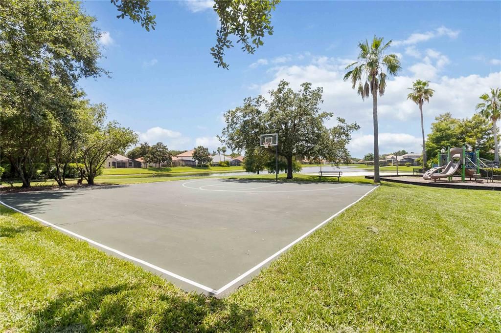 En Venta: $550,000 (4 camas, 2 baños, 2159 Pies cuadrados)