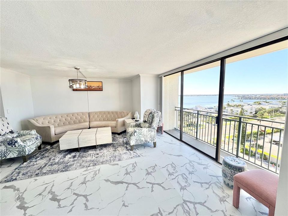 待售: $815,000 (2 贝兹, 2 浴室, 1364 平方英尺)