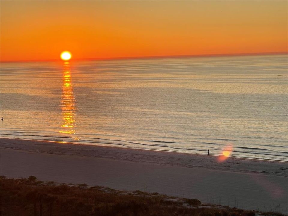 待售: $815,000 (2 贝兹, 2 浴室, 1364 平方英尺)