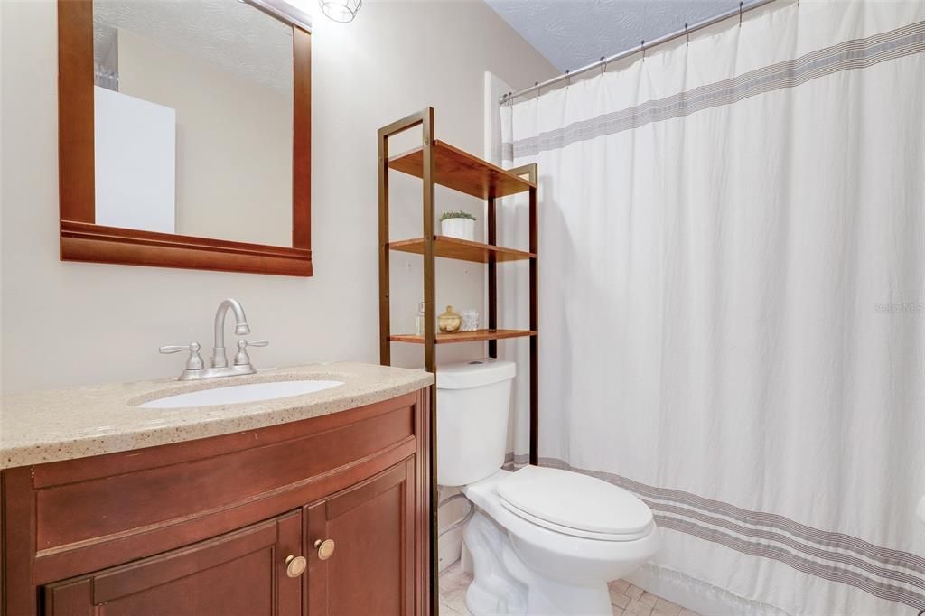 For Sale: $215,000 (3 beds, 2 baths, 1341 Square Feet)
