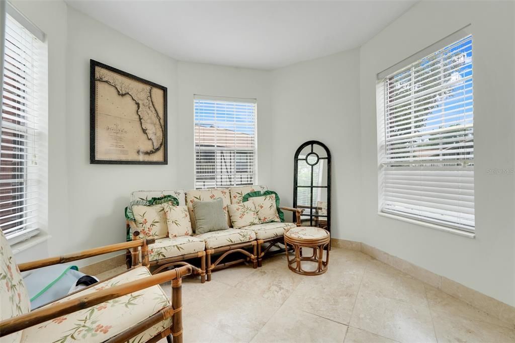 For Sale: $215,000 (3 beds, 2 baths, 1341 Square Feet)