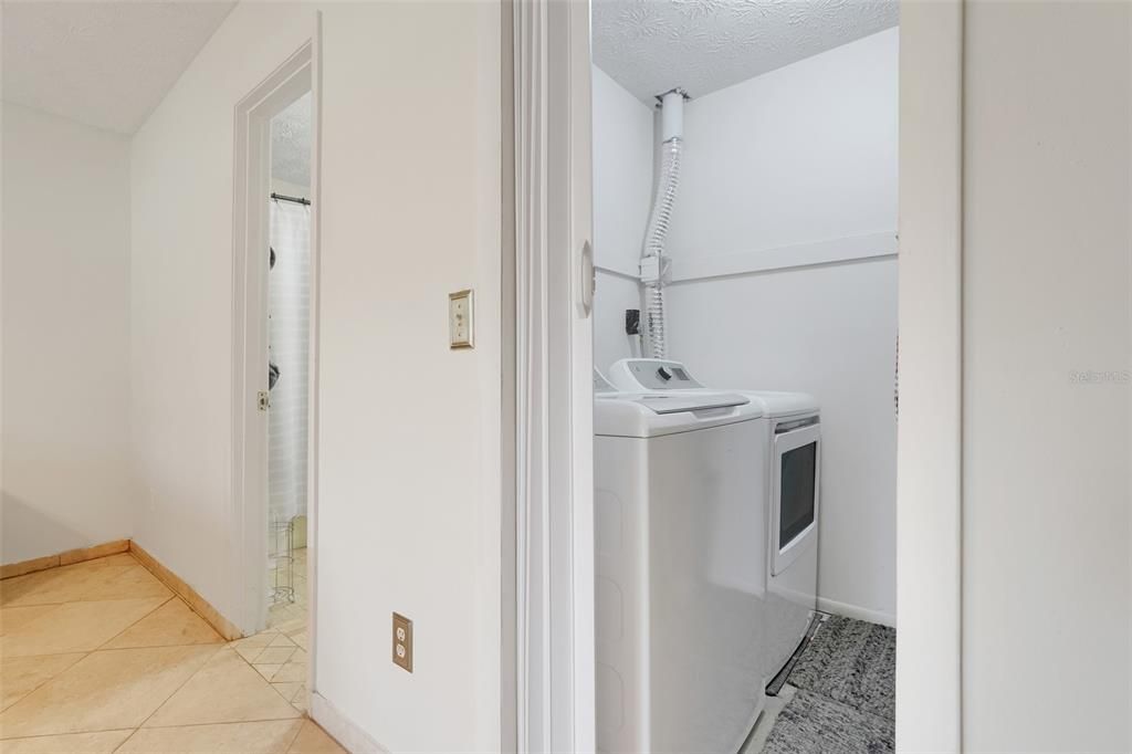 For Sale: $215,000 (3 beds, 2 baths, 1341 Square Feet)