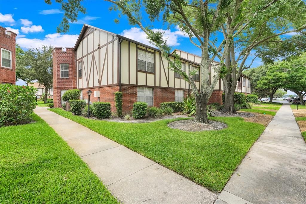 For Sale: $215,000 (3 beds, 2 baths, 1341 Square Feet)