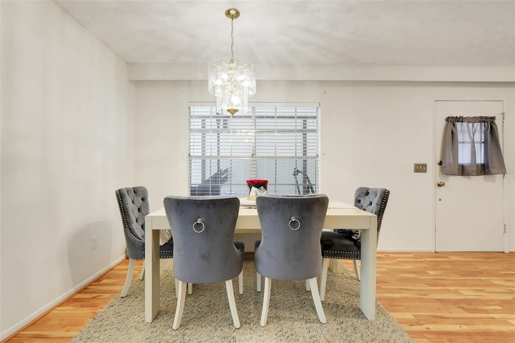 For Sale: $215,000 (3 beds, 2 baths, 1341 Square Feet)