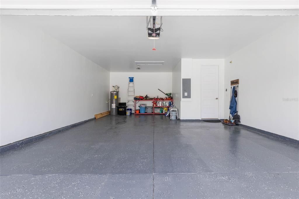 Activo con contrato: $589,500 (3 camas, 2 baños, 2216 Pies cuadrados)