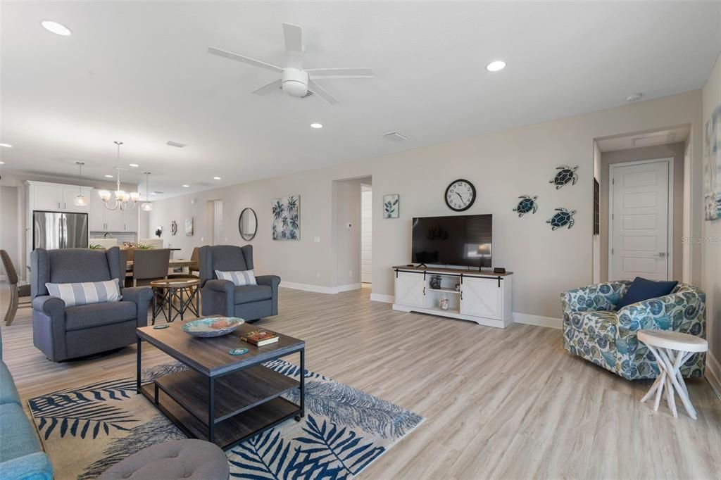 Activo con contrato: $589,500 (3 camas, 2 baños, 2216 Pies cuadrados)