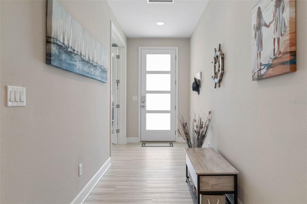 Activo con contrato: $589,500 (3 camas, 2 baños, 2216 Pies cuadrados)
