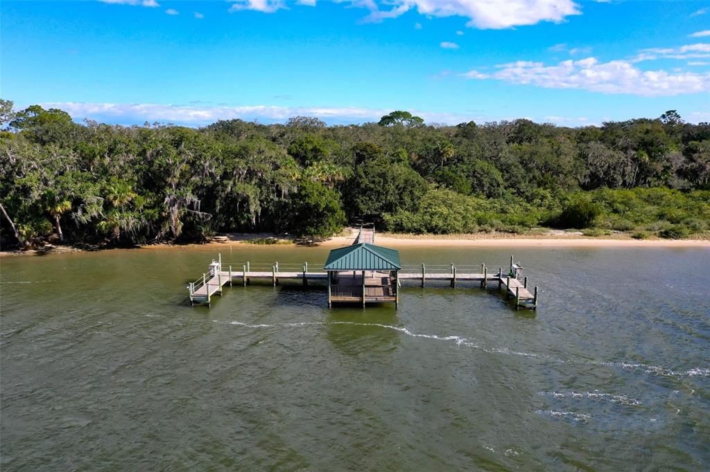 Activo con contrato: $589,500 (3 camas, 2 baños, 2216 Pies cuadrados)
