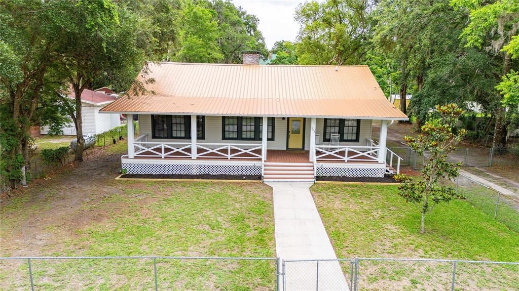 Recently Sold: $325,000 (3 beds, 1 baths, 1632 Square Feet)