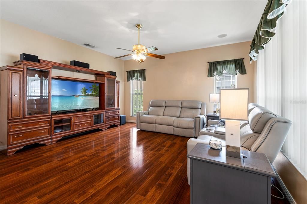 На продажу: $460,000 (4 спален, 2 ванн, 2227 Квадратных фут)