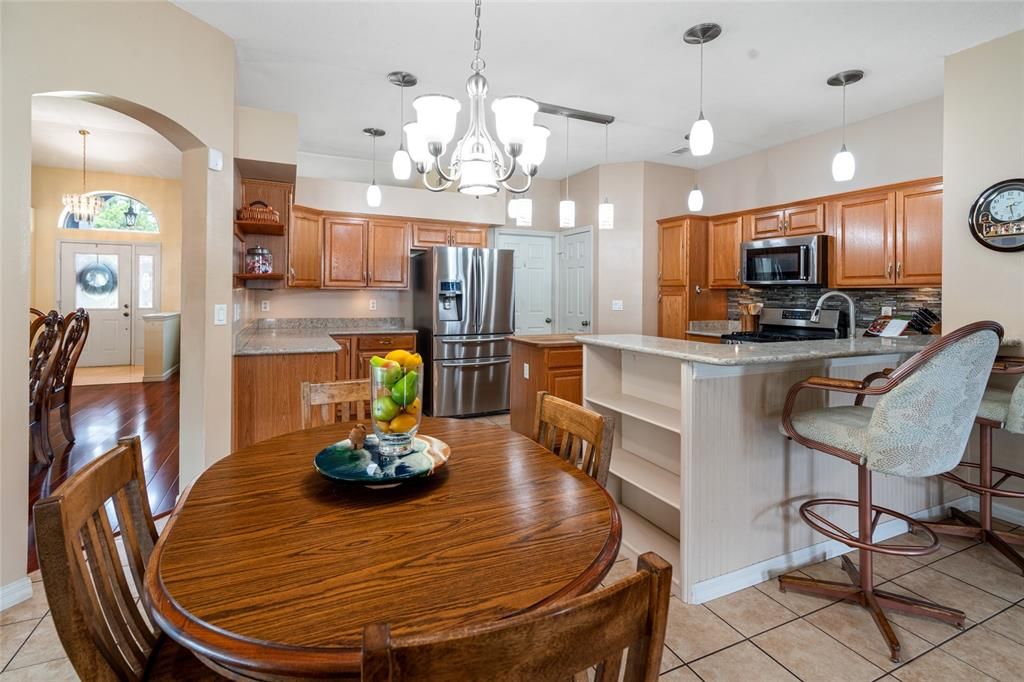 На продажу: $460,000 (4 спален, 2 ванн, 2227 Квадратных фут)