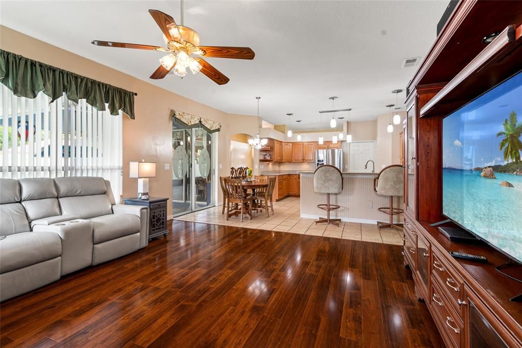 На продажу: $460,000 (4 спален, 2 ванн, 2227 Квадратных фут)