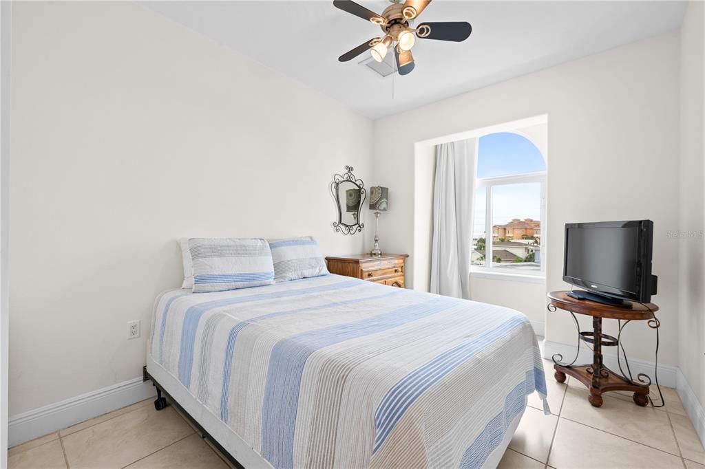 For Sale: $1,165,000 (3 beds, 3 baths, 2680 Square Feet)