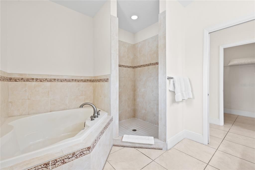 For Sale: $1,165,000 (3 beds, 3 baths, 2680 Square Feet)