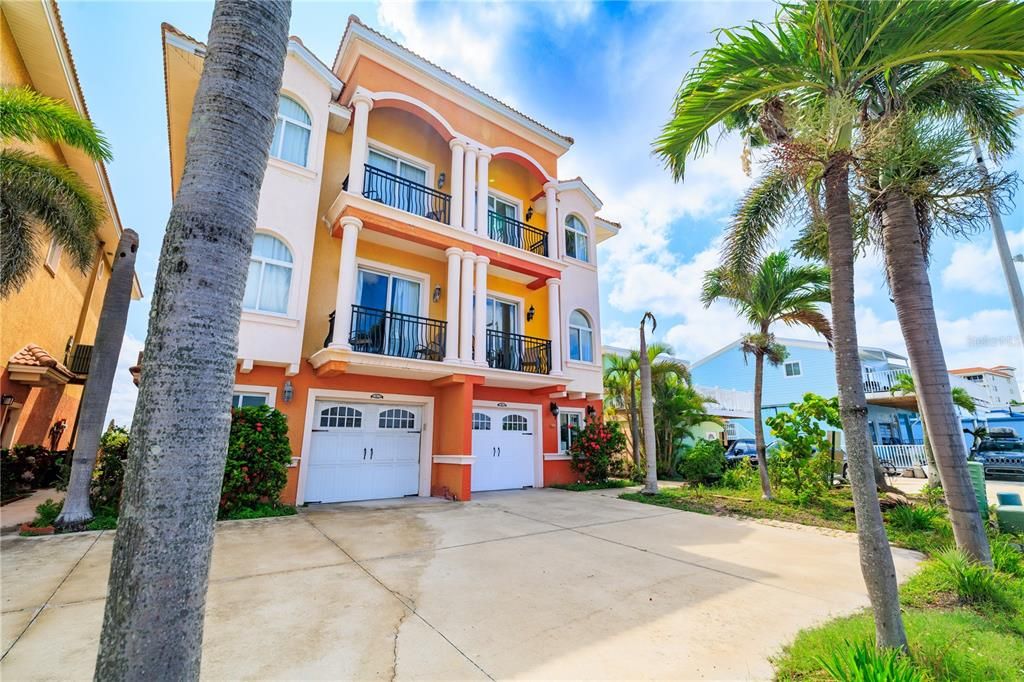 For Sale: $1,165,000 (3 beds, 3 baths, 2680 Square Feet)