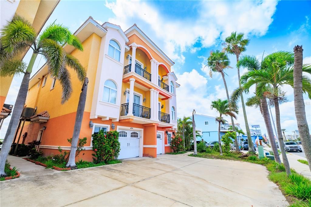 For Sale: $1,165,000 (3 beds, 3 baths, 2680 Square Feet)