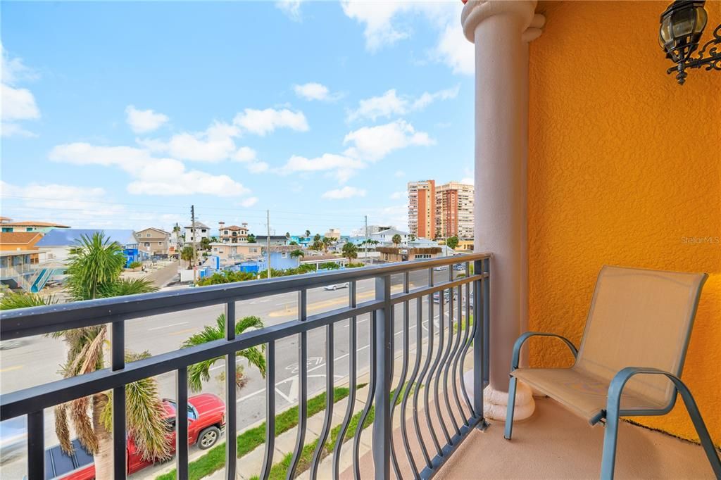 For Sale: $1,165,000 (3 beds, 3 baths, 2680 Square Feet)