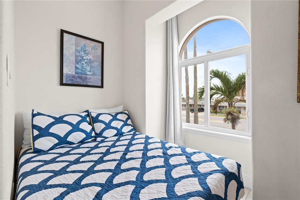 For Sale: $1,165,000 (3 beds, 3 baths, 2680 Square Feet)