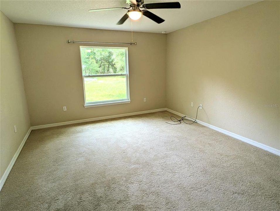 Activo con contrato: $234,900 (3 camas, 2 baños, 1393 Pies cuadrados)