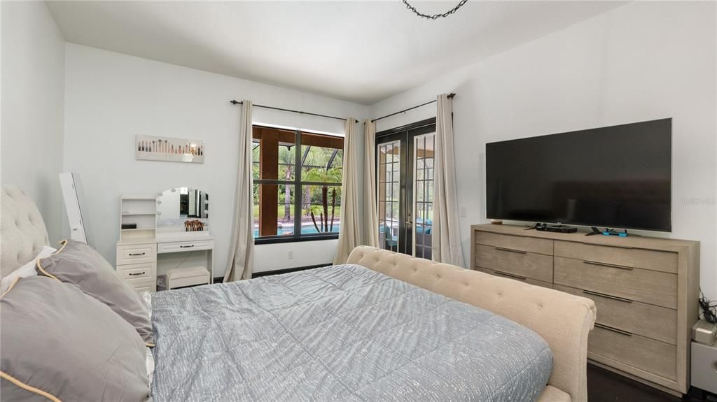 На продажу: $950,000 (5 спален, 3 ванн, 3512 Квадратных фут)