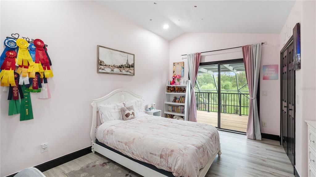 На продажу: $950,000 (5 спален, 3 ванн, 3512 Квадратных фут)