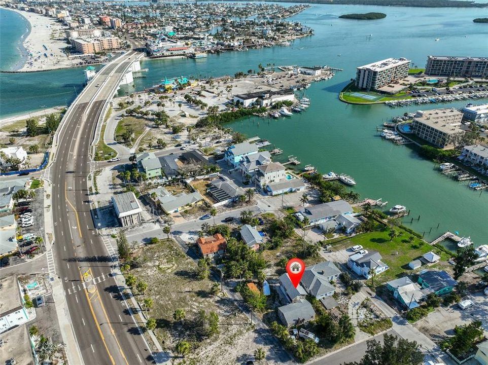 En Venta: $547,899 (0.14 acres)