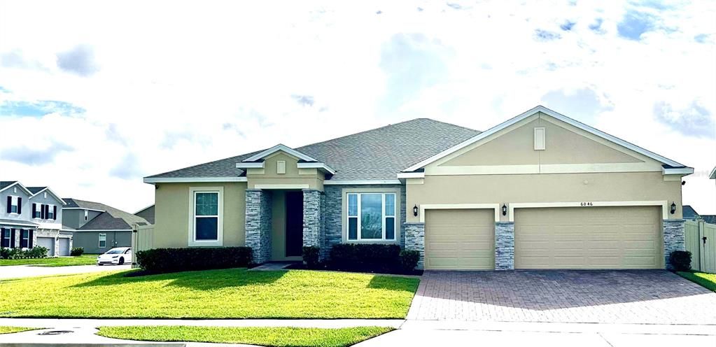 Recently Rented: $2,999 (4 beds, 3 baths, 2881 Square Feet)