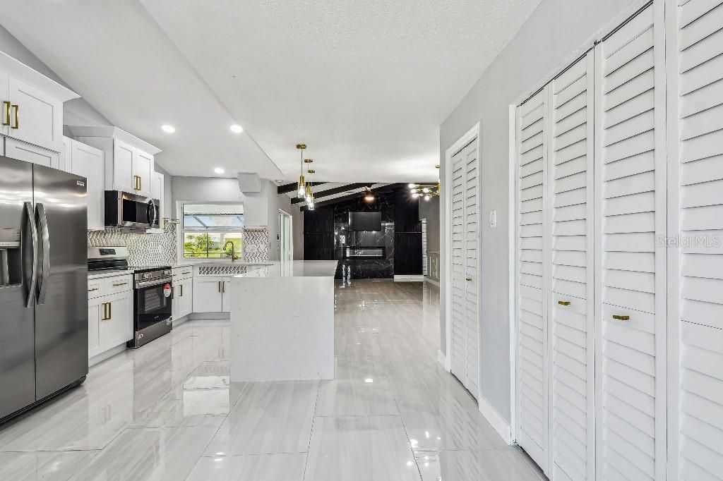 Active With Contract: $515,000 (3 beds, 2 baths, 1865 Square Feet)