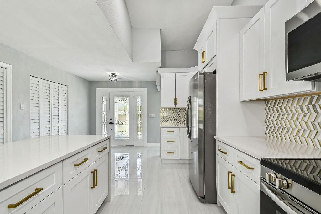 Active With Contract: $515,000 (3 beds, 2 baths, 1865 Square Feet)
