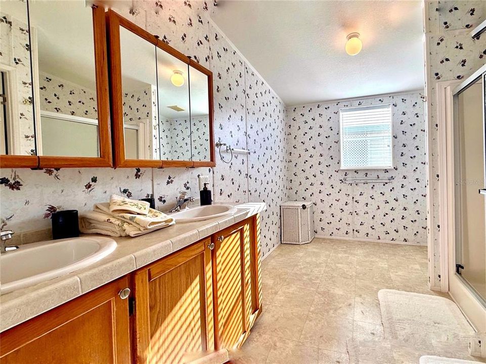 待售: $233,000 (3 贝兹, 2 浴室, 1620 平方英尺)