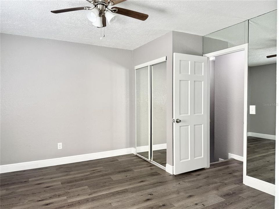 合同活跃: $164,000 (2 贝兹, 2 浴室, 1100 平方英尺)