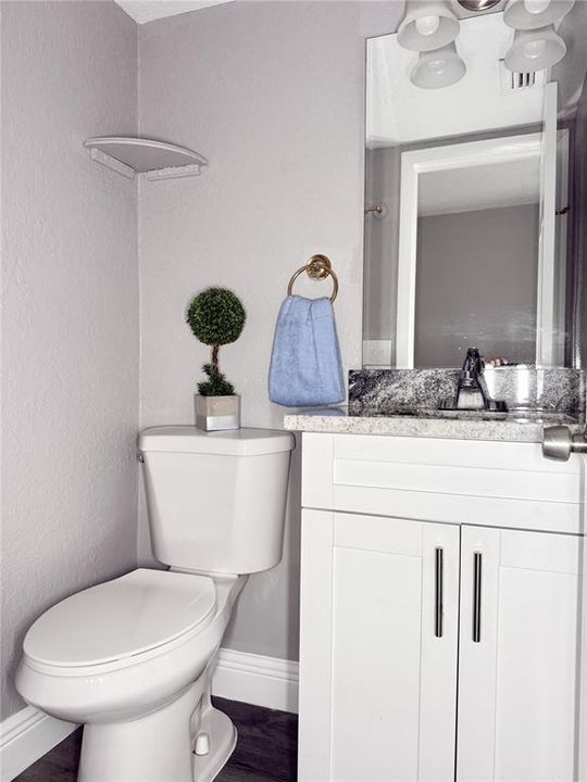 合同活跃: $164,000 (2 贝兹, 2 浴室, 1100 平方英尺)