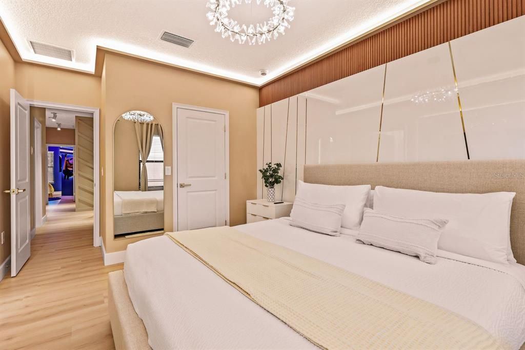 На продажу: $1,299,000 (5 спален, 5 ванн, 1753 Квадратных фут)