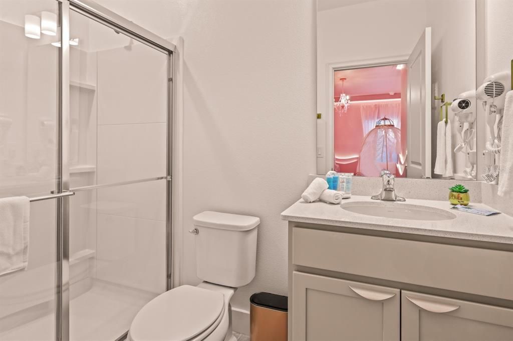 На продажу: $1,299,000 (5 спален, 5 ванн, 1753 Квадратных фут)