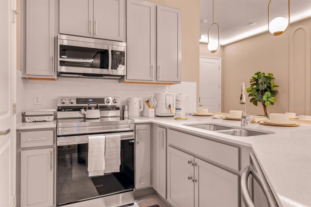 На продажу: $1,299,000 (5 спален, 5 ванн, 1753 Квадратных фут)