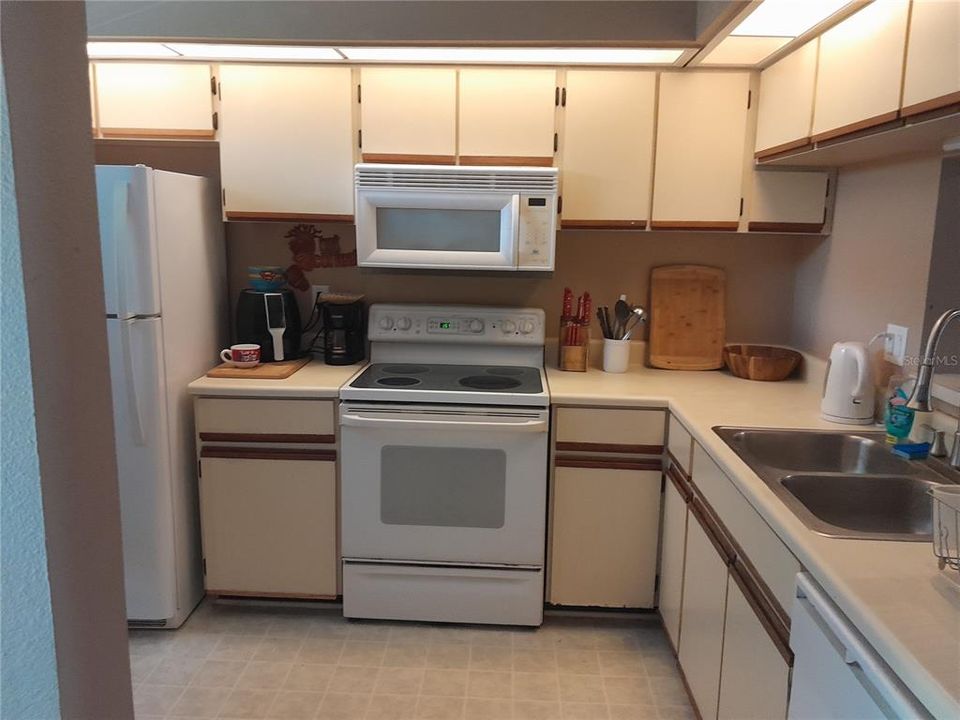 На продажу: $179,900 (2 спален, 2 ванн, 960 Квадратных фут)