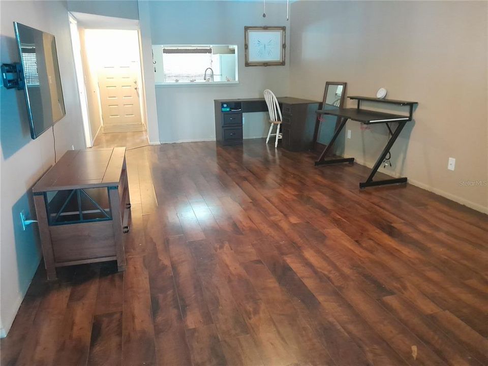 На продажу: $179,900 (2 спален, 2 ванн, 960 Квадратных фут)