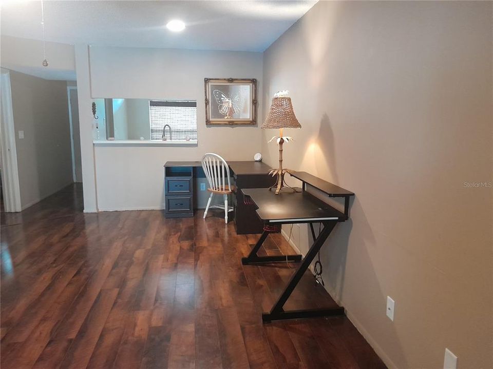 На продажу: $179,900 (2 спален, 2 ванн, 960 Квадратных фут)