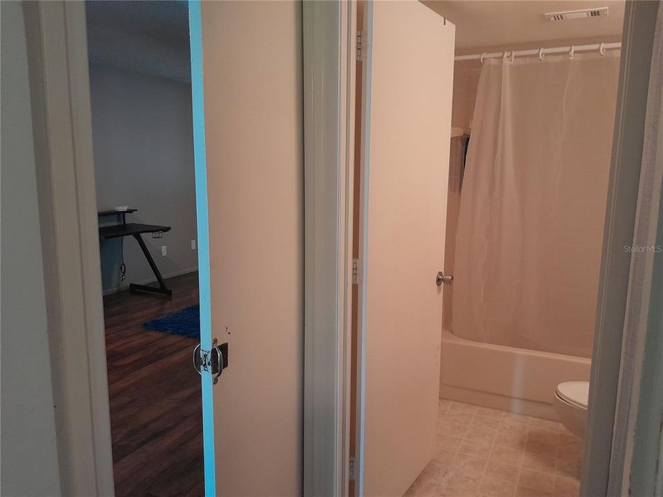 На продажу: $179,900 (2 спален, 2 ванн, 960 Квадратных фут)