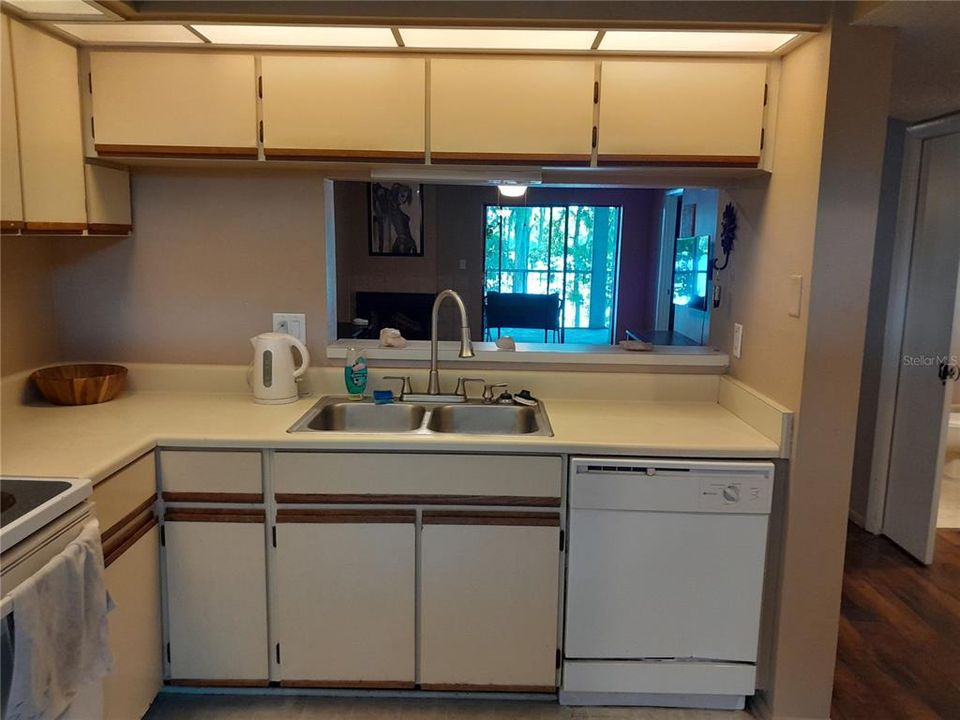 На продажу: $179,900 (2 спален, 2 ванн, 960 Квадратных фут)