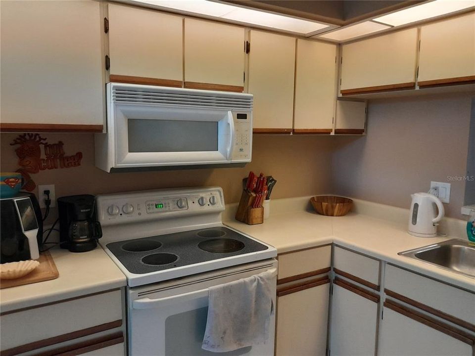 На продажу: $179,900 (2 спален, 2 ванн, 960 Квадратных фут)