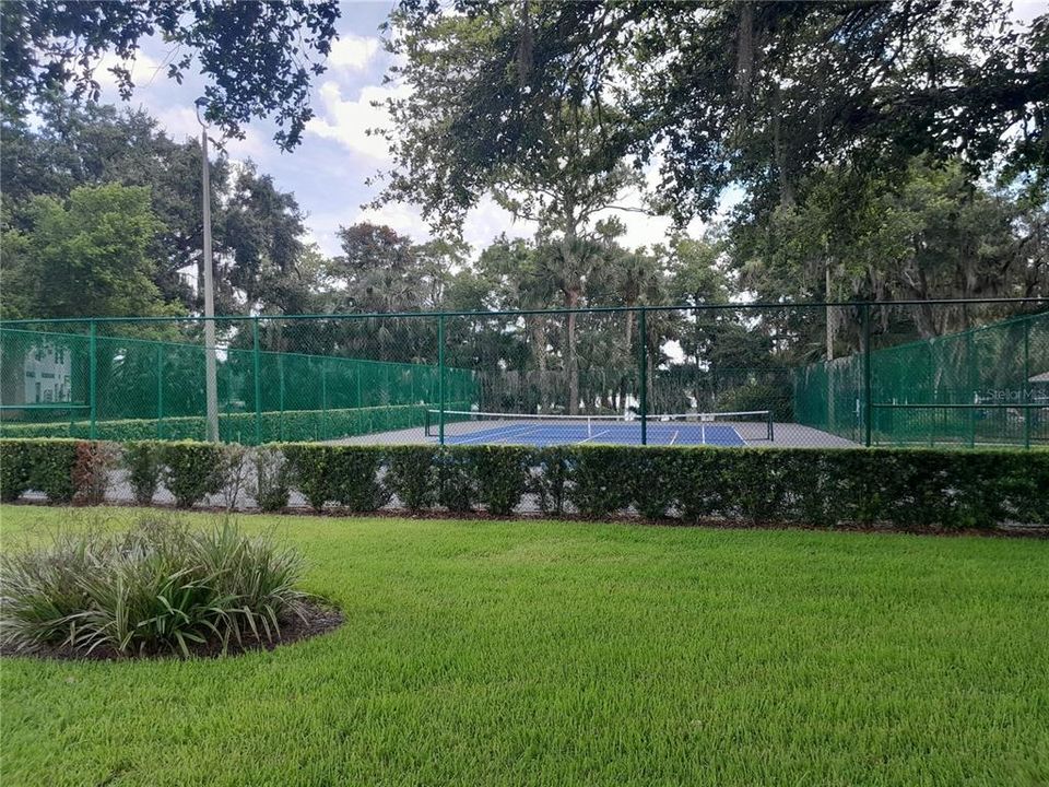 На продажу: $179,900 (2 спален, 2 ванн, 960 Квадратных фут)