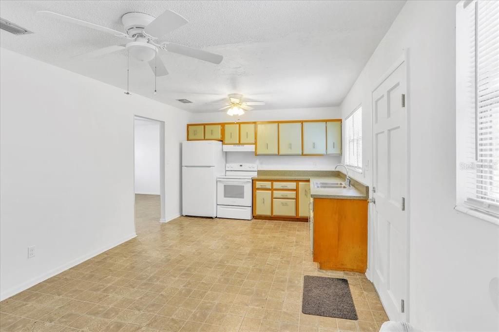 En Venta: $272,000 (2 camas, 1 baños, 948 Pies cuadrados)