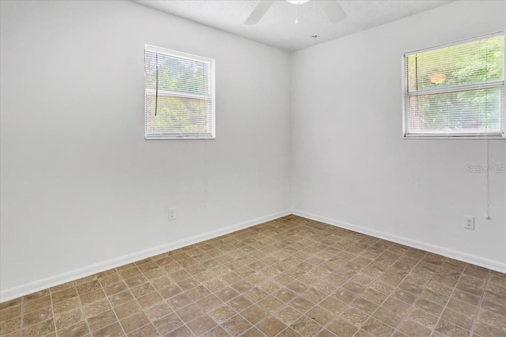 En Venta: $272,000 (2 camas, 1 baños, 948 Pies cuadrados)