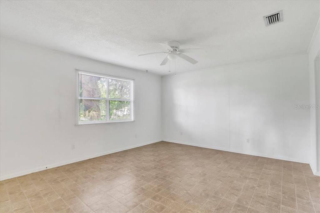 En Venta: $272,000 (2 camas, 1 baños, 948 Pies cuadrados)