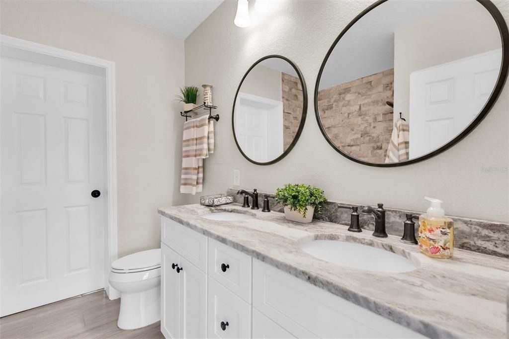 На продажу: $849,900 (3 спален, 3 ванн, 2503 Квадратных фут)