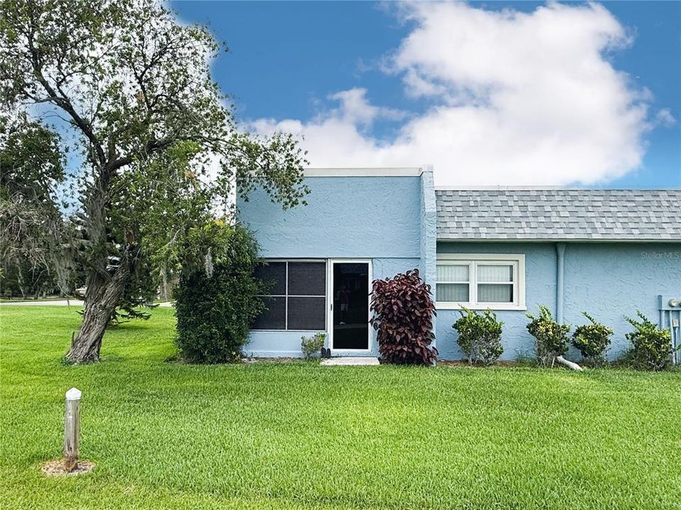 合同活跃: $184,900 (2 贝兹, 2 浴室, 1148 平方英尺)