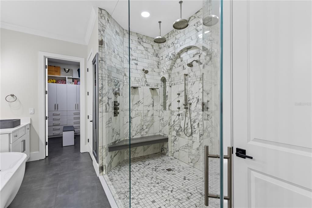 На продажу: $1,400,000 (5 спален, 4 ванн, 4554 Квадратных фут)