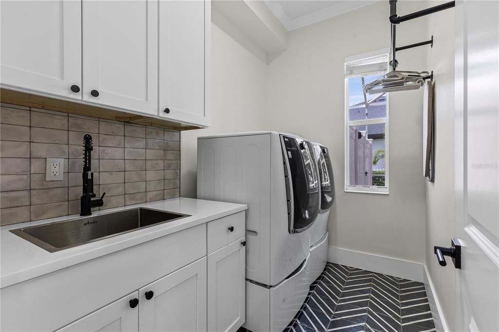 На продажу: $1,400,000 (5 спален, 4 ванн, 4554 Квадратных фут)