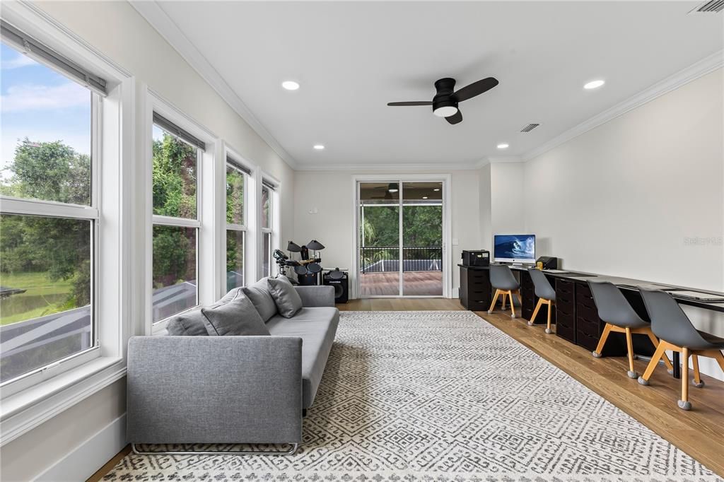 На продажу: $1,400,000 (5 спален, 4 ванн, 4554 Квадратных фут)